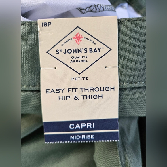 St. John's Bay Army Green Capris - Picture 9 of 10